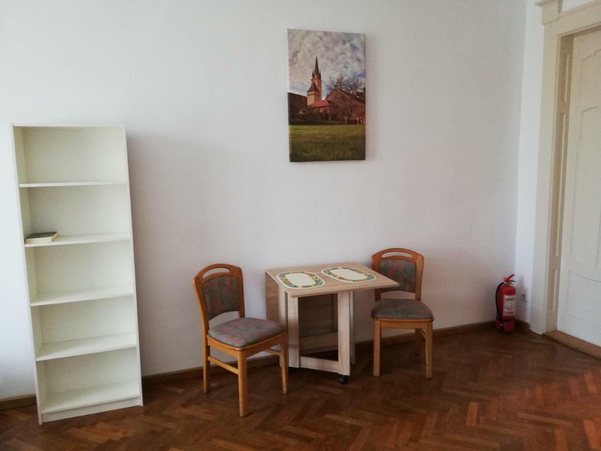 Ferdinand Apartments Mediaş Esterno foto